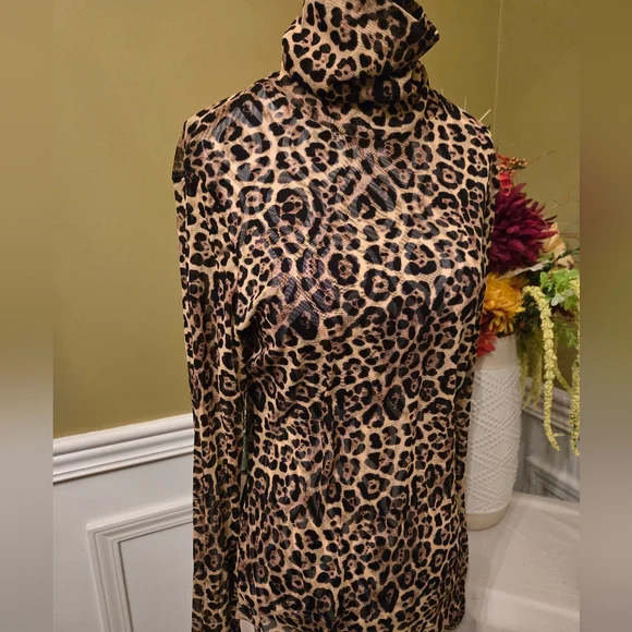 Women's Leopard Print Semi-Sheer Turtleneck Top Large - Picture 3 of 8